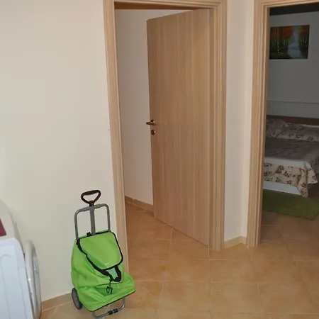 Negresco Elenite